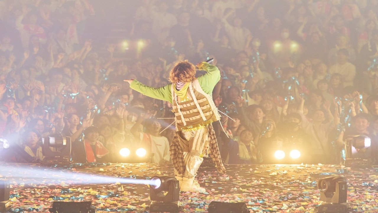 Vaundy one man live ARENA tour FUSION backdrop