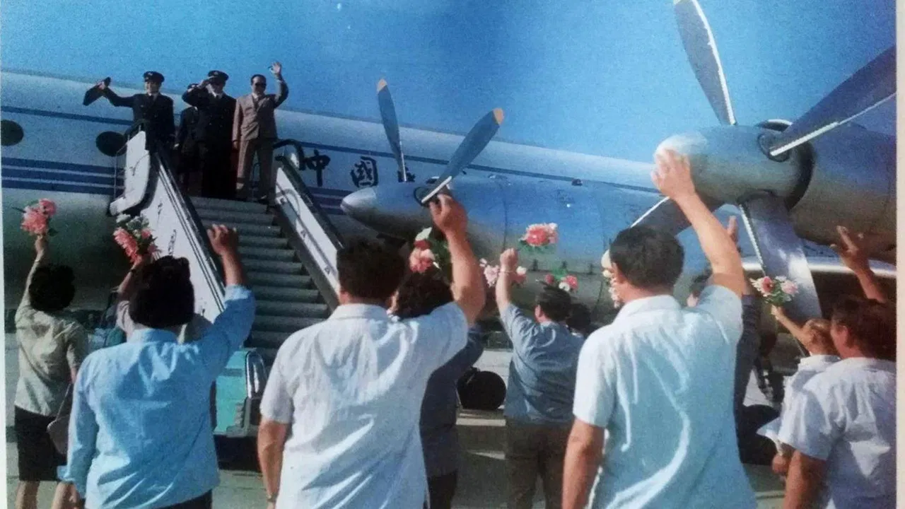 二零八客机 backdrop