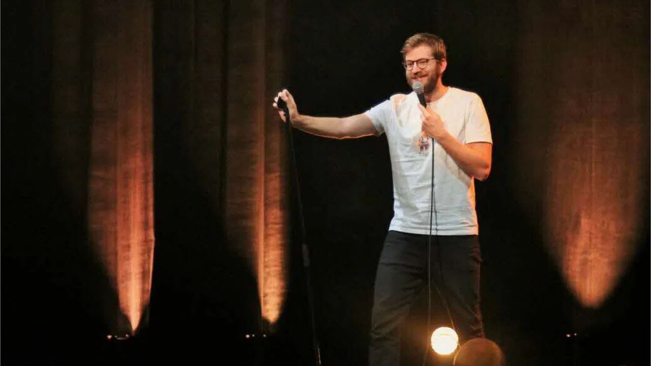 Thomas Wiesel: It's Okay. backdrop