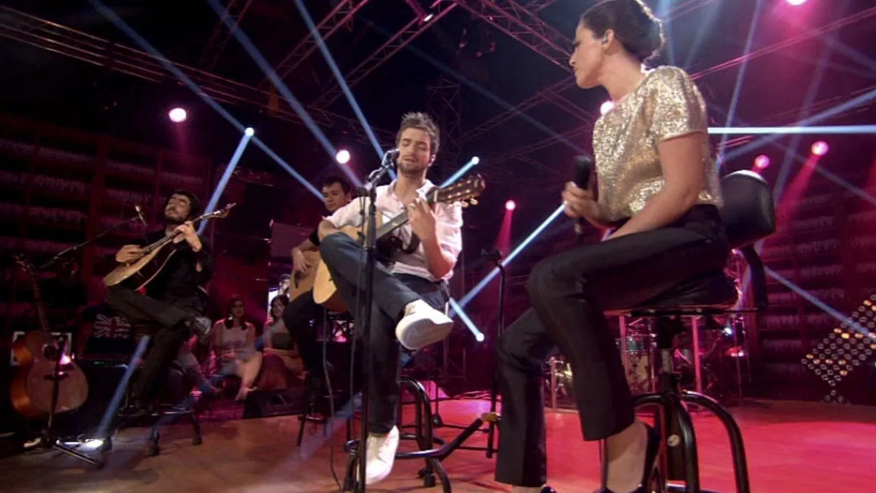 Pablo Alborán - En Acústico backdrop