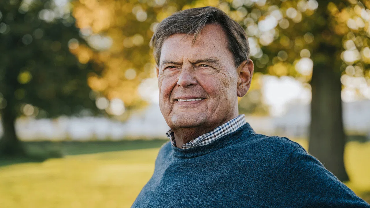 Alletiders Ulf backdrop