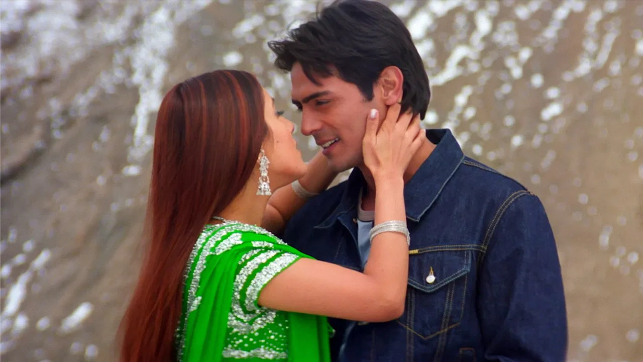 Pyaar Ishq Aur Mohabbat backdrop