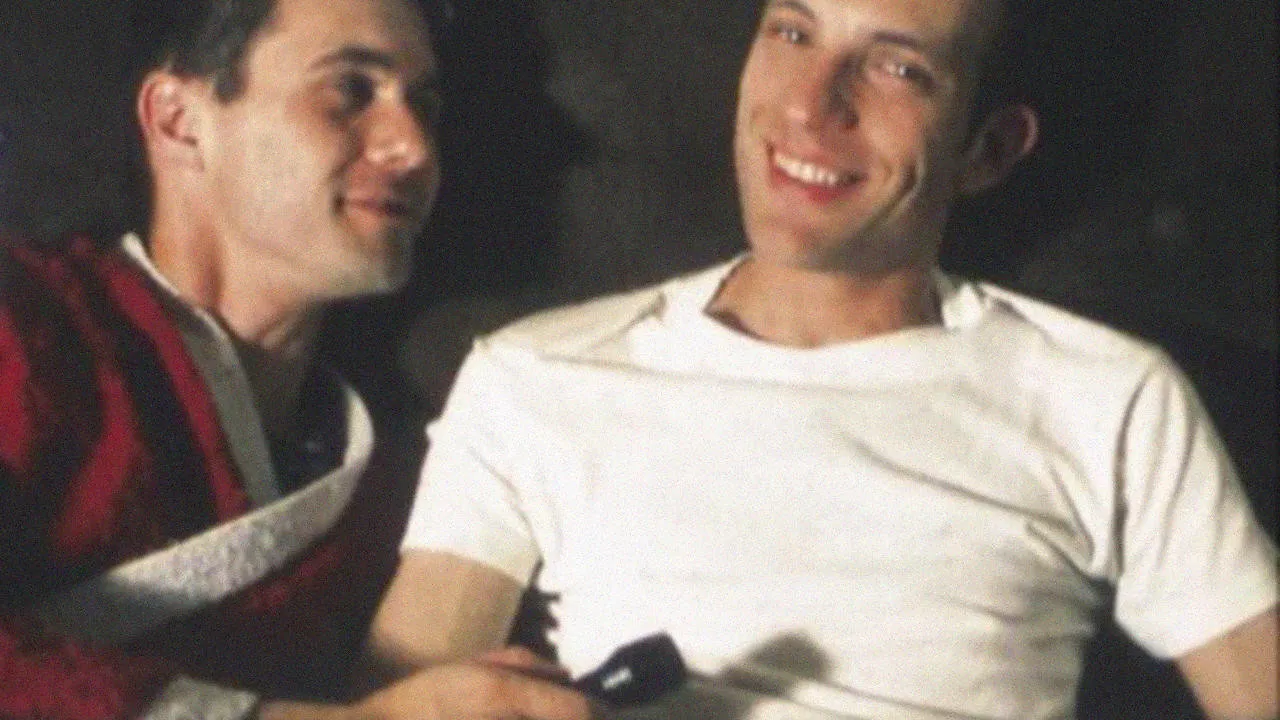 Les yeux brouillés backdrop