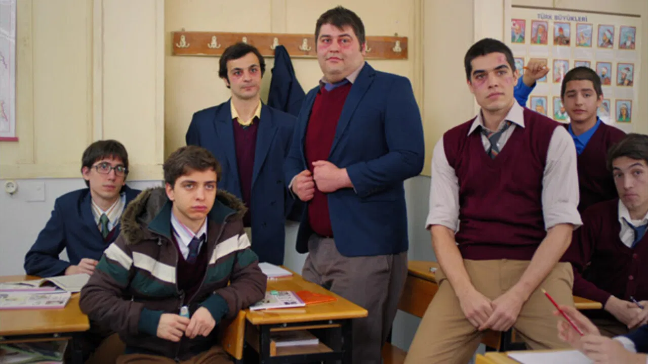 Boynu Bükükler backdrop