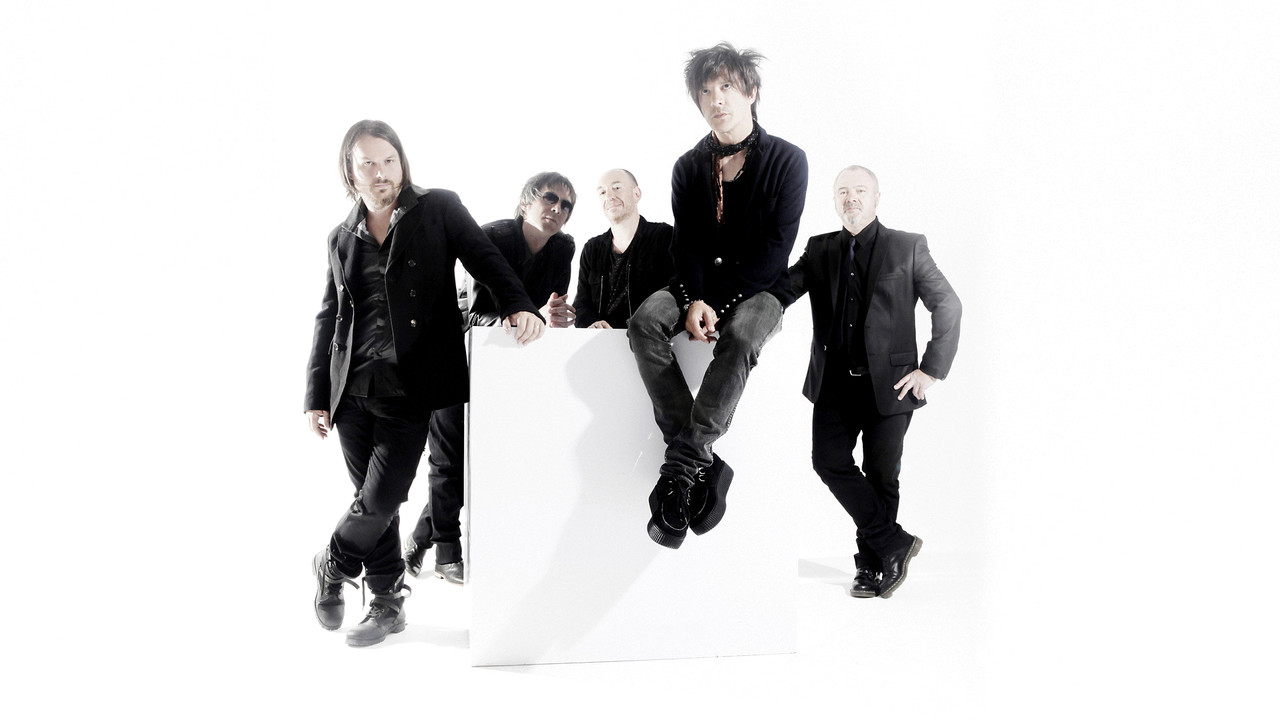 Indochine : La Dernière vague backdrop