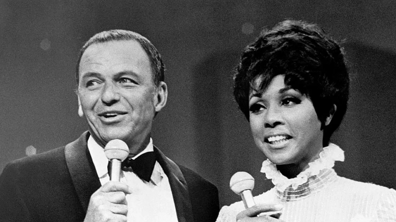 Francis Albert Sinatra Does His Thing backdrop