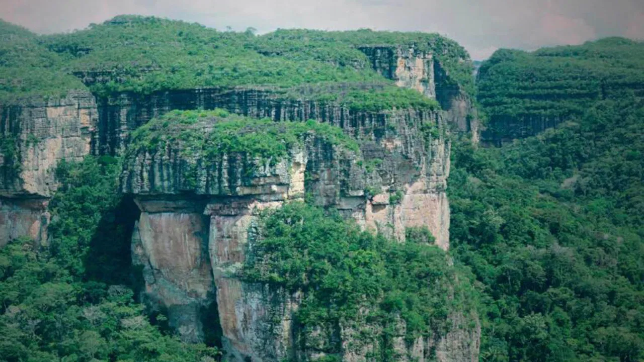 Chiribiquete, un viaje a la memoria ancestral de América backdrop