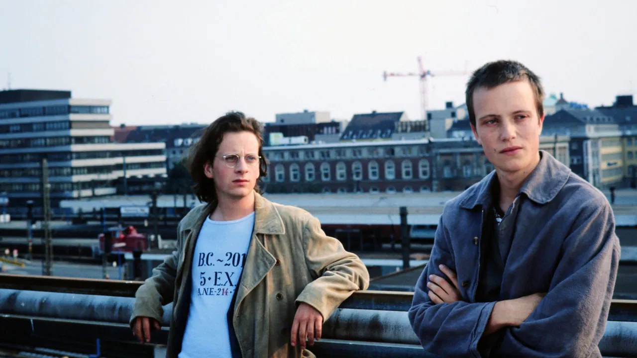 23 - Nichts ist so wie es scheint backdrop