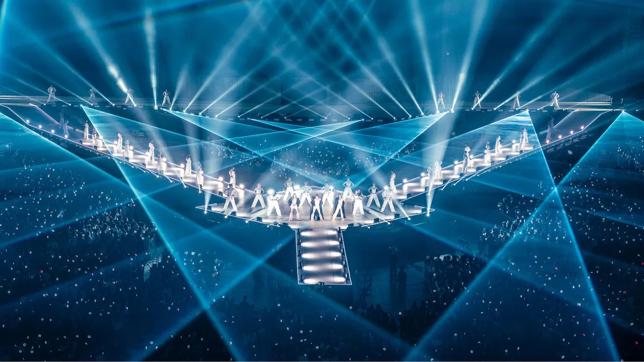 MISAMO JAPAN DOME TOUR 2024 “HAUTE COUTURE” backdrop