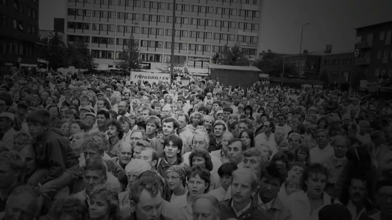 Waiting for Larry backdrop