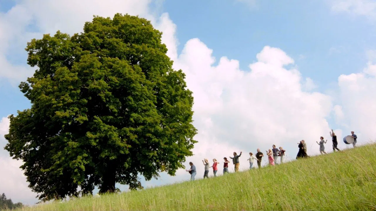 Täterätää - Die Kirche bleibt im Dorf 2 backdrop