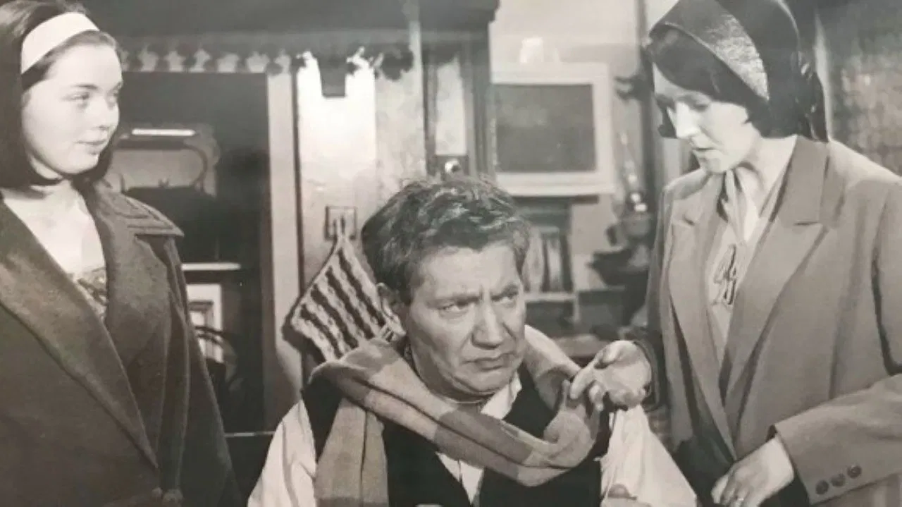 Bindle (One of Them Days) backdrop