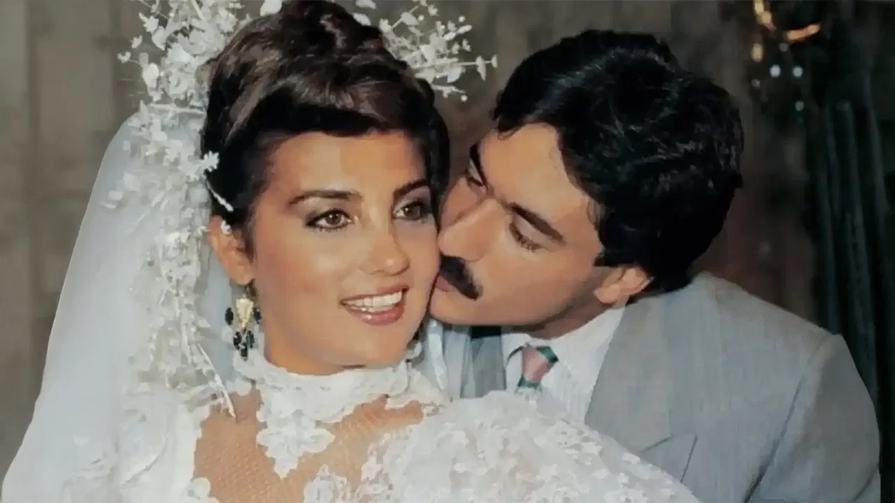 Babamız Eğleniyor backdrop