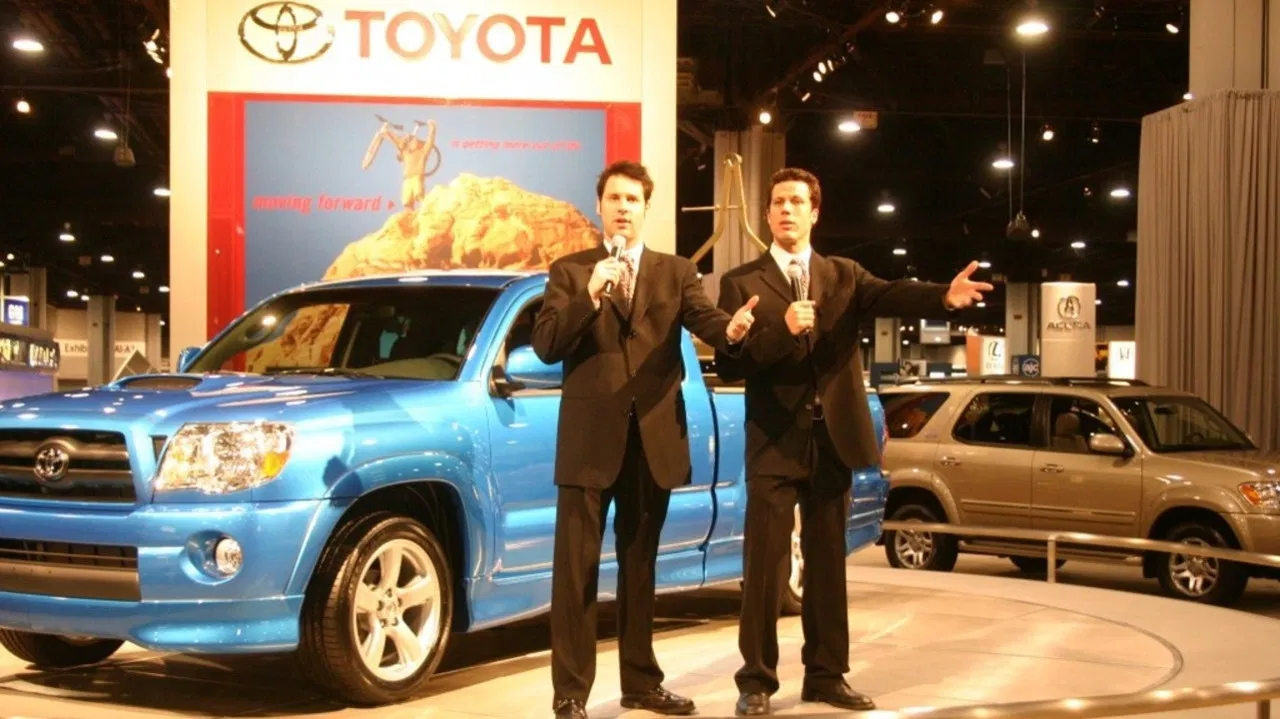 The Walkaround backdrop