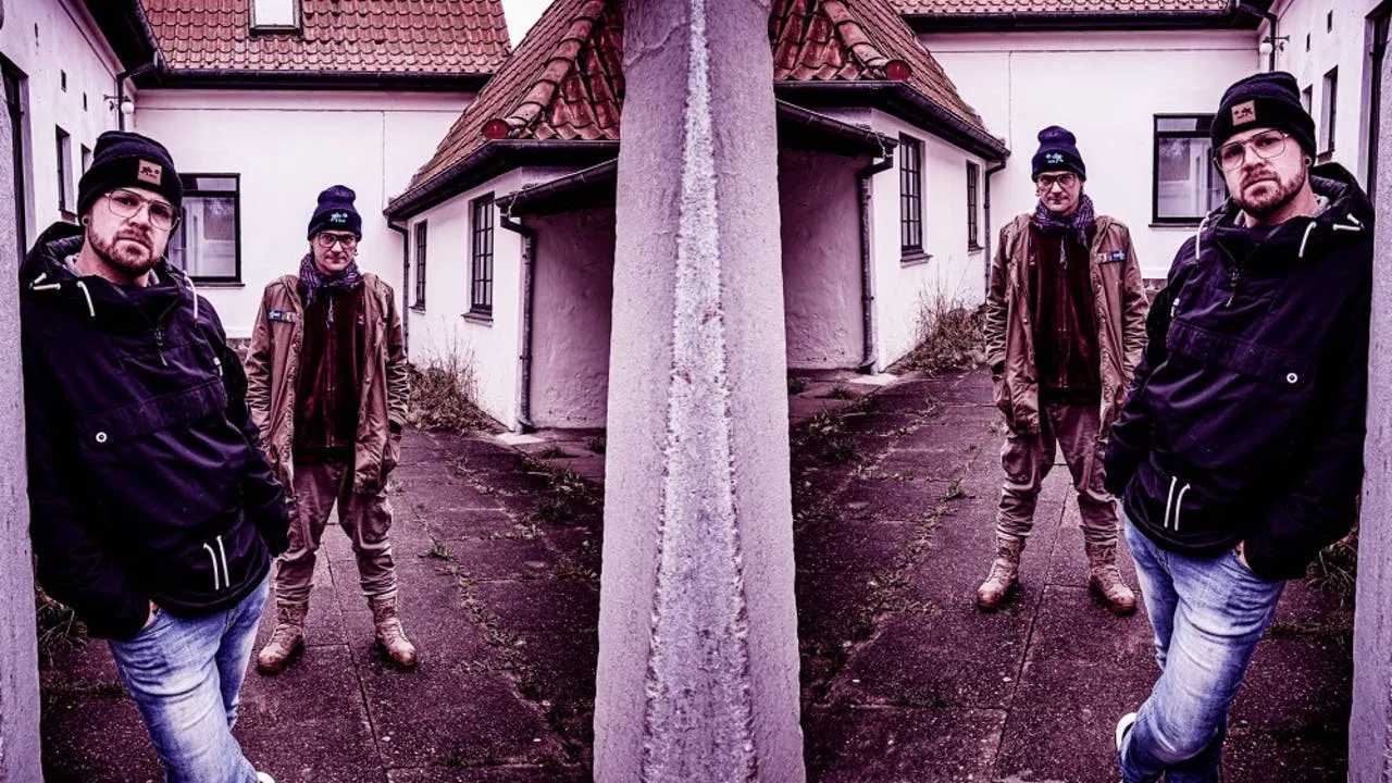 Er der nogen? backdrop