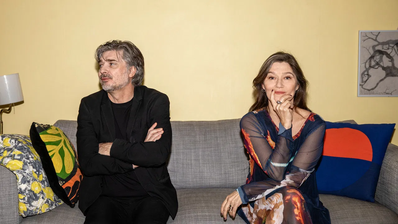 Love & Divorce backdrop