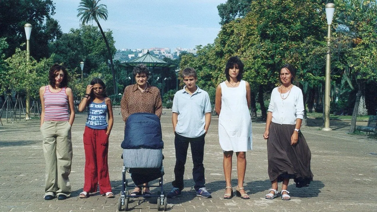 Non è giusto backdrop