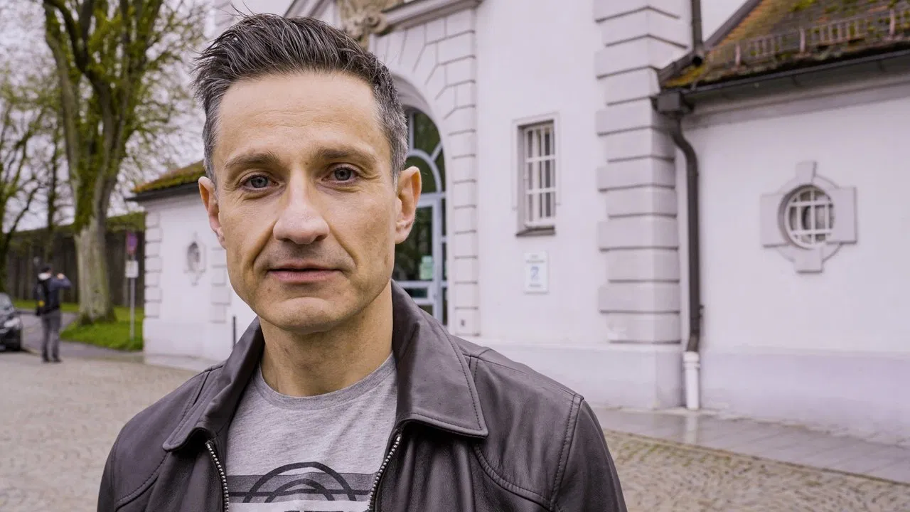 Der Parkhausmord - Wer tötete Charlotte Böhringer? backdrop