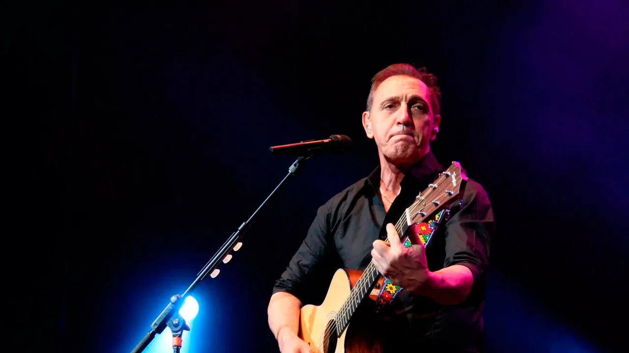 Franco de Vita: En Primera Fila Concierto backdrop