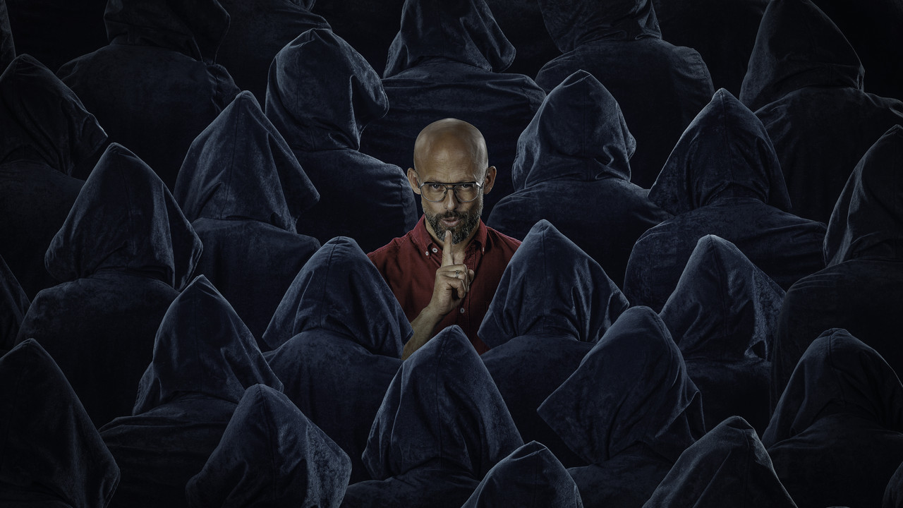 De Verraders backdrop