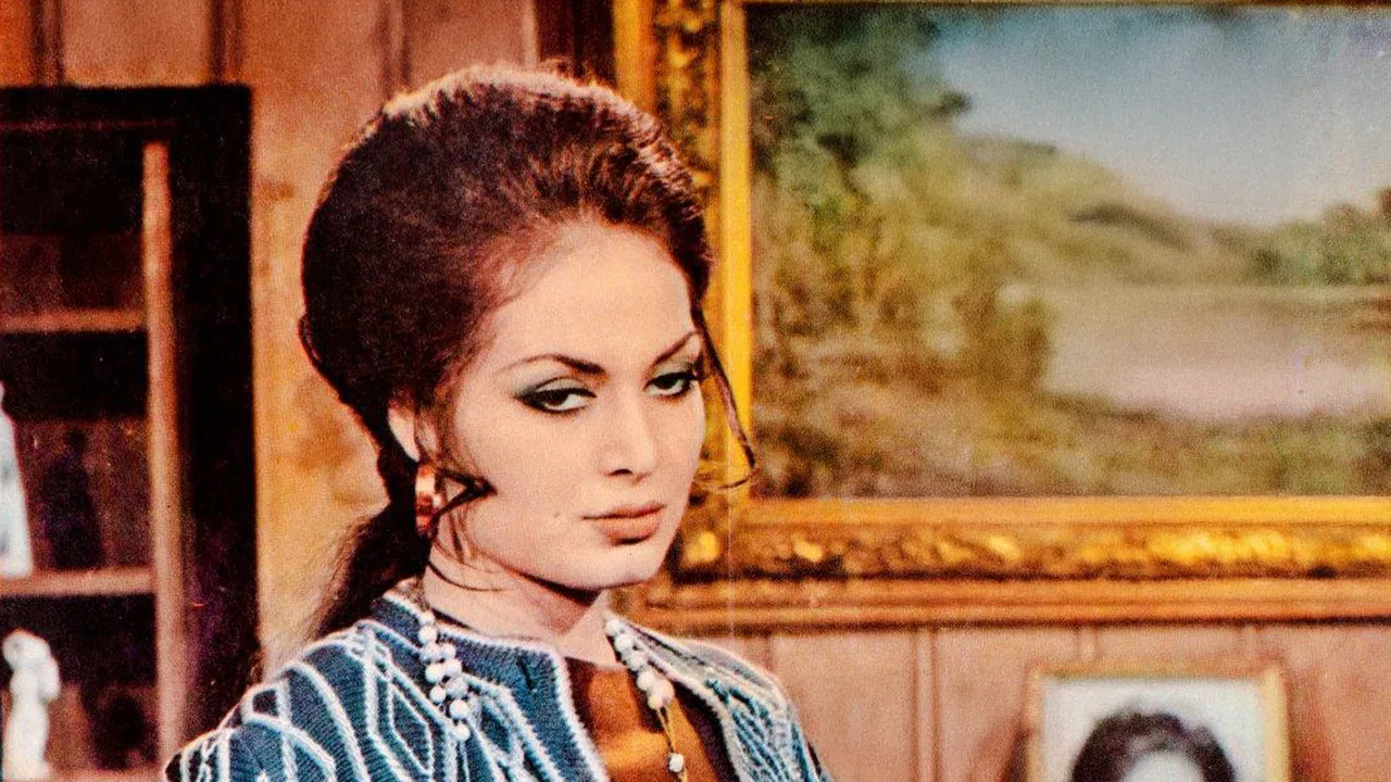 Mağrur Kadın backdrop