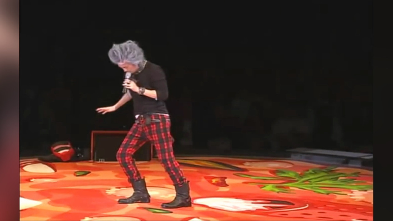 越大鑊 越快樂 backdrop