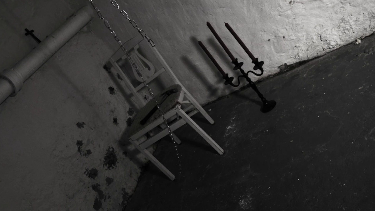 Doll Fluids backdrop