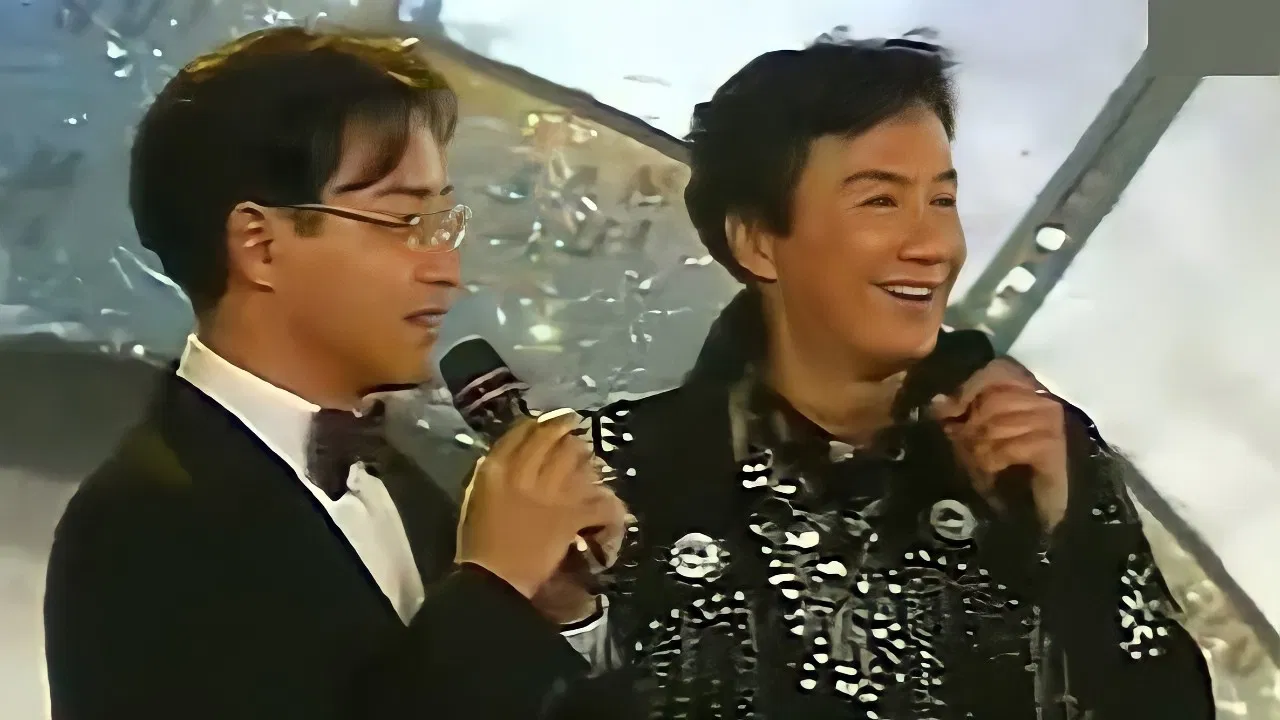 許冠傑光榮引退匯群星 backdrop