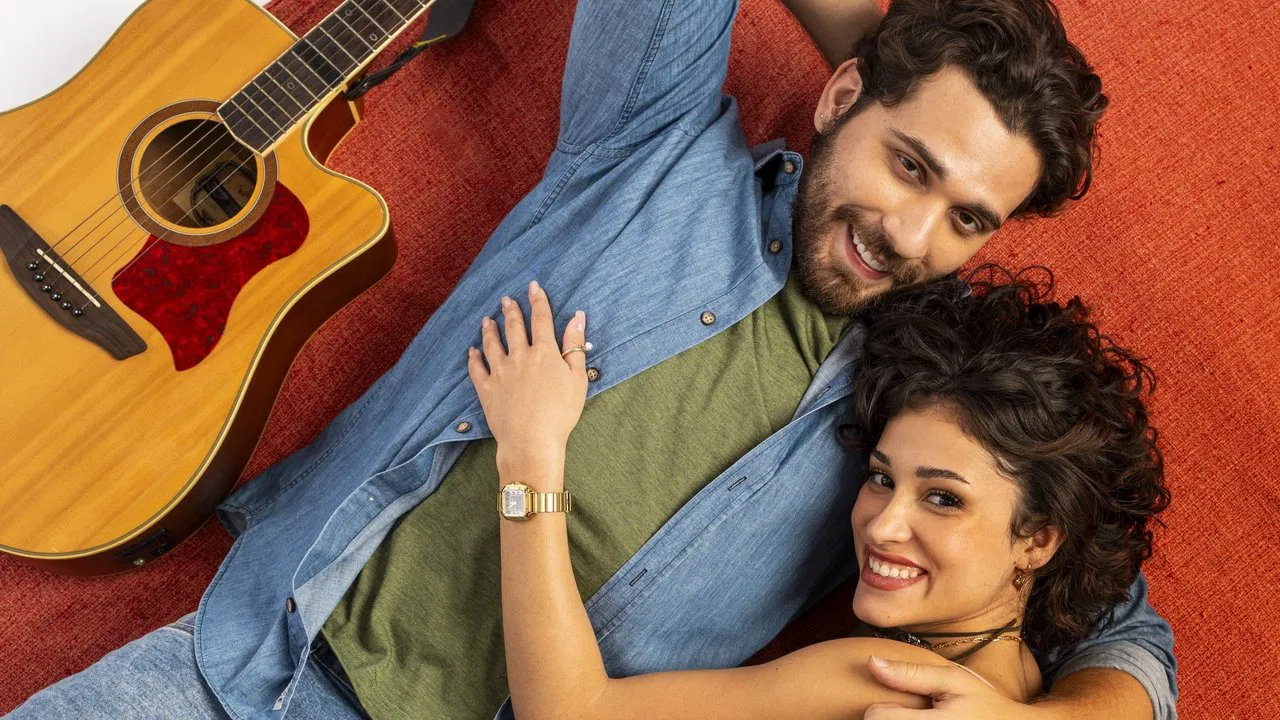 Cinderela e o Segredo do Pobre Milionário backdrop