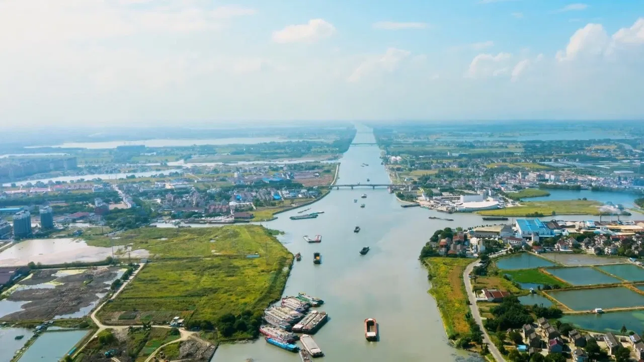 The Grand Canal backdrop