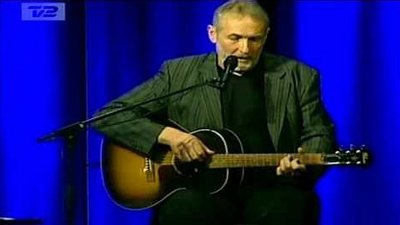 Niels Hausgaard: Med hudfarvet hud backdrop