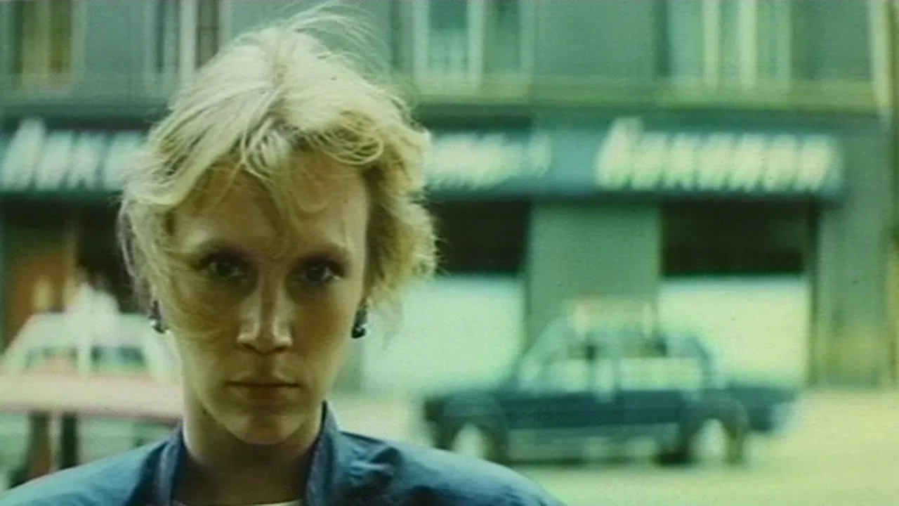 Par mīlestību pašreiz nerunāsim backdrop