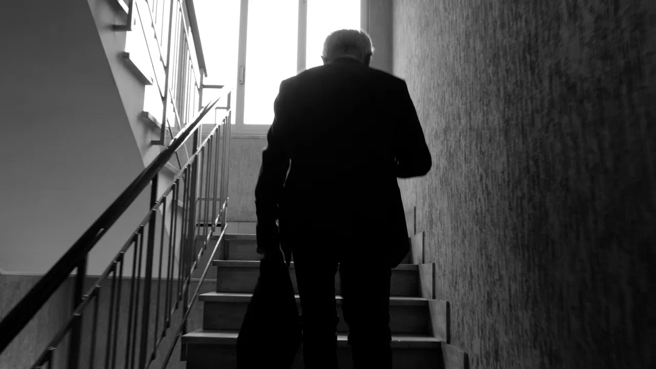 Falso finale backdrop