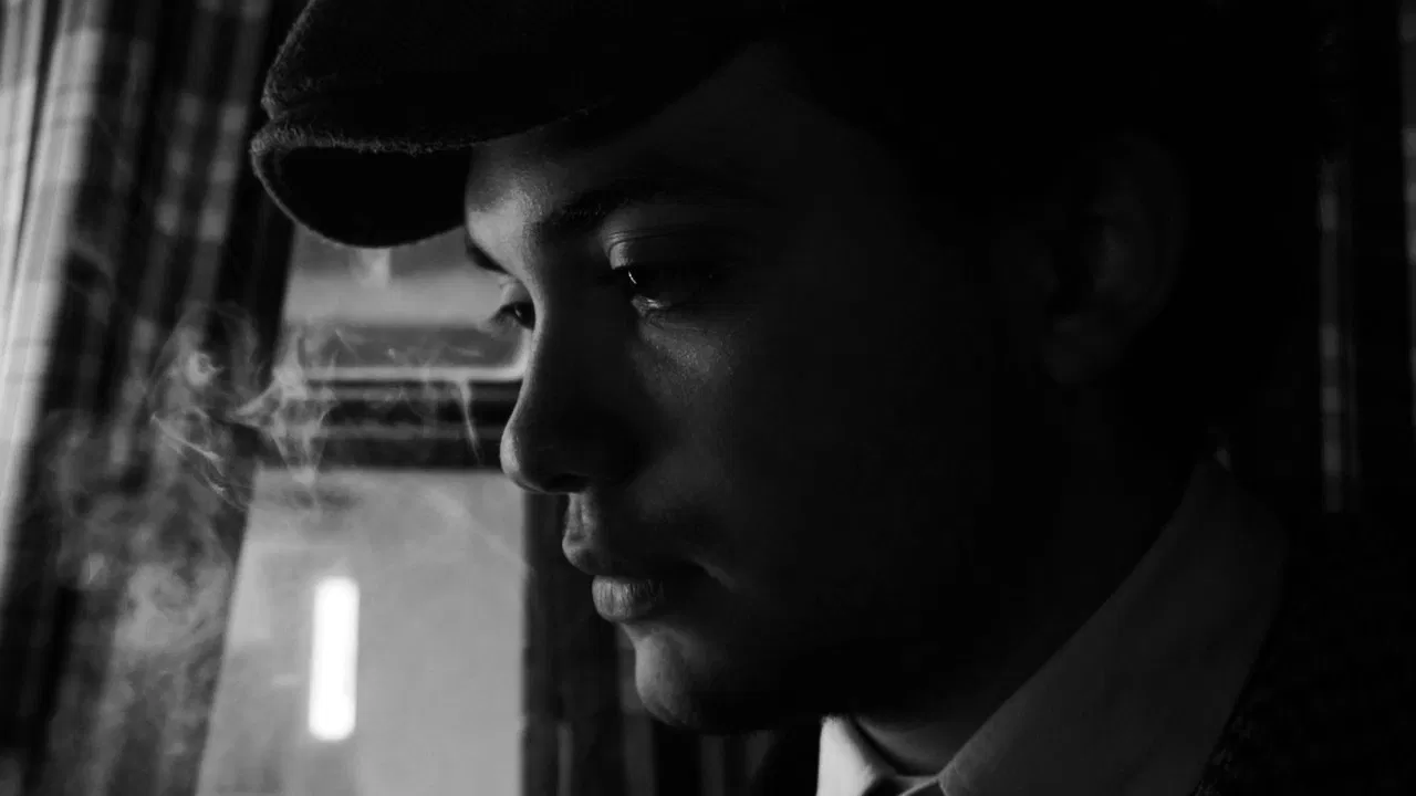 A un paso de la soledad backdrop