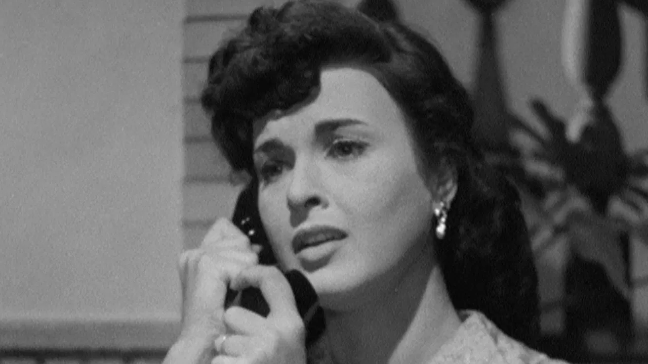 Una bruna indiavolata! backdrop