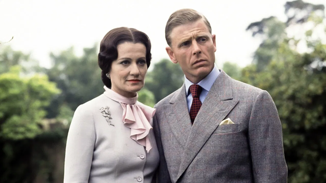 Edward and Mrs Simpson backdrop