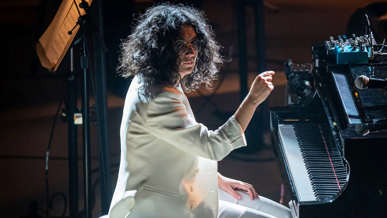 Alexandra Stréliski et l'OSM au Festival international de jazz backdrop