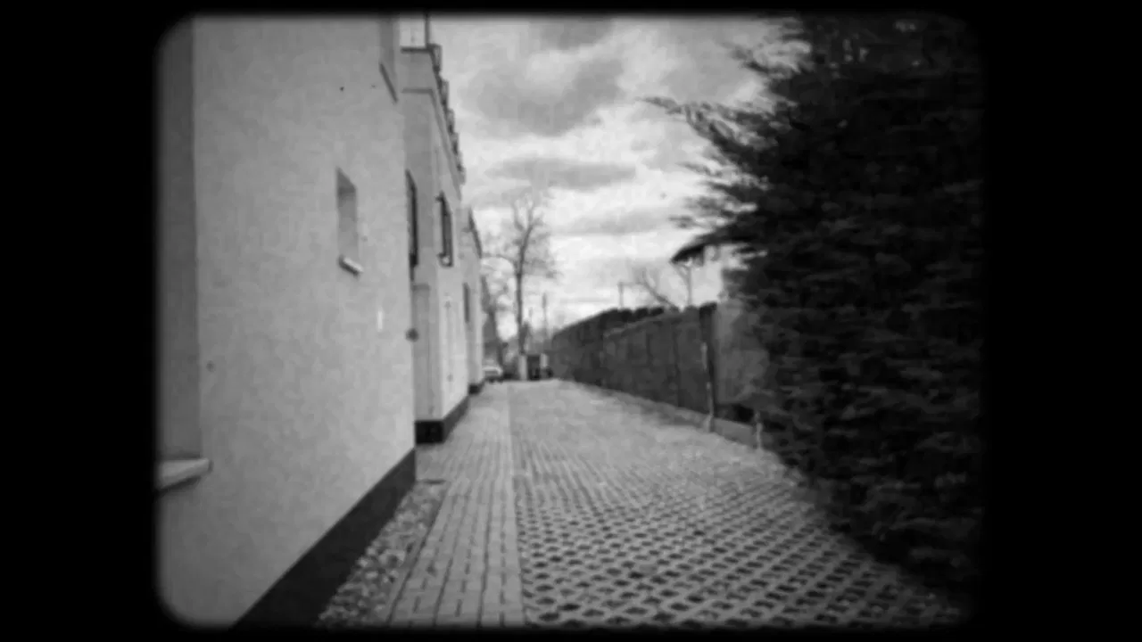 Entrez Dans Le Garage! backdrop