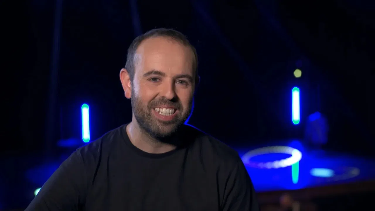 Darrere la il·lusió backdrop