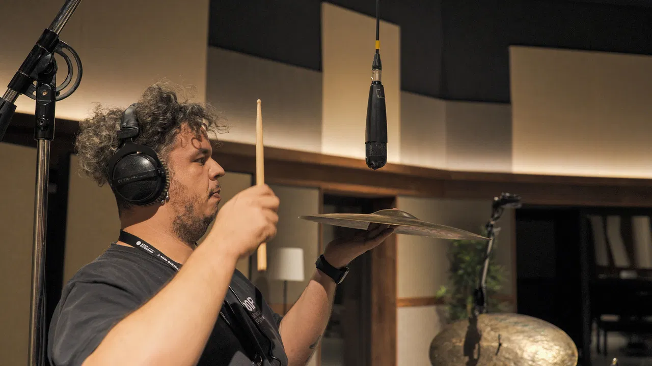 Ricardo Martins: Resonate backdrop