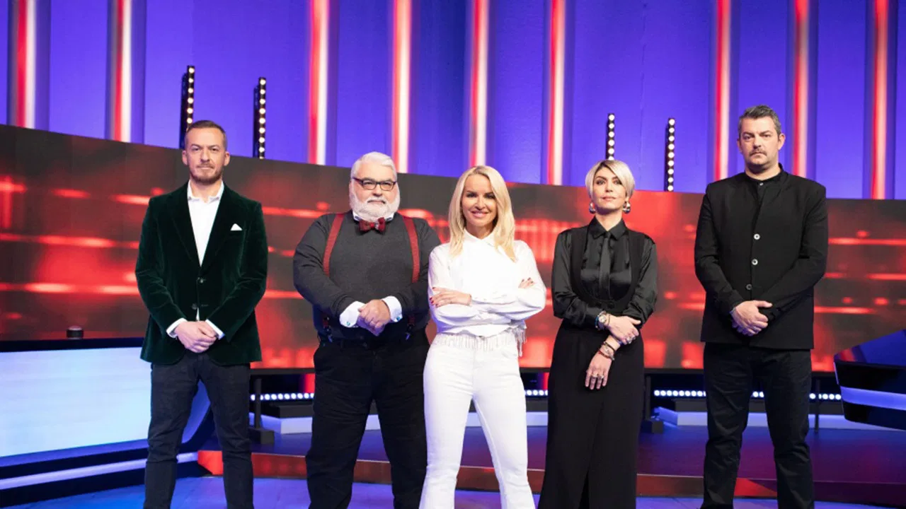 The Chase (Greece) backdrop