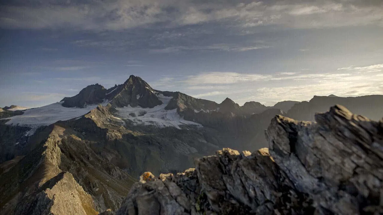 Mythos Großglockner – Ein Berg im Wandel der Zeit backdrop