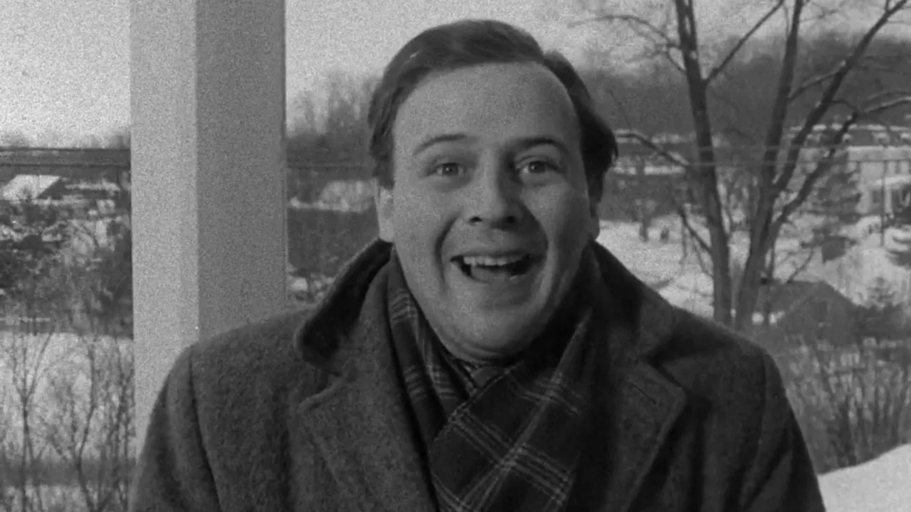 Les 90 Jours backdrop