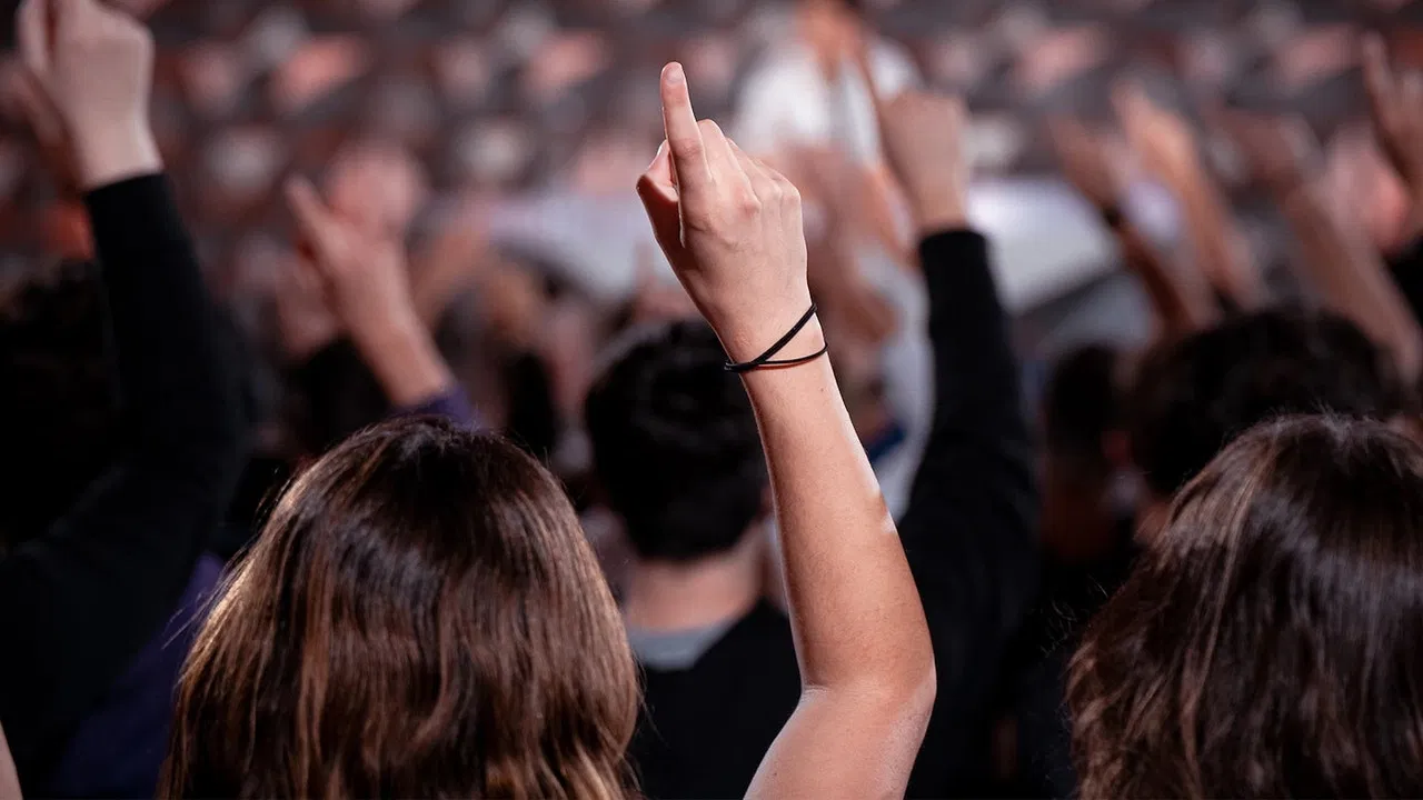 La Conferenza Stampa backdrop