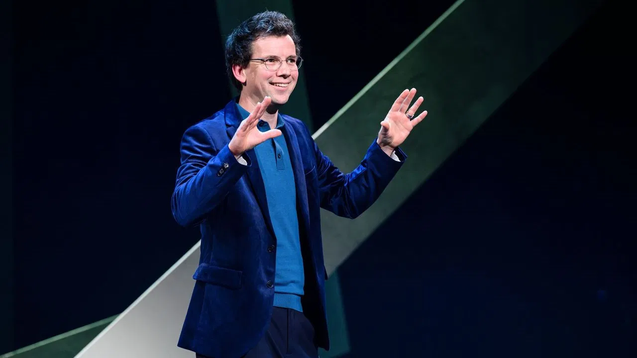 Pieter Derks: Nu Even Niet backdrop