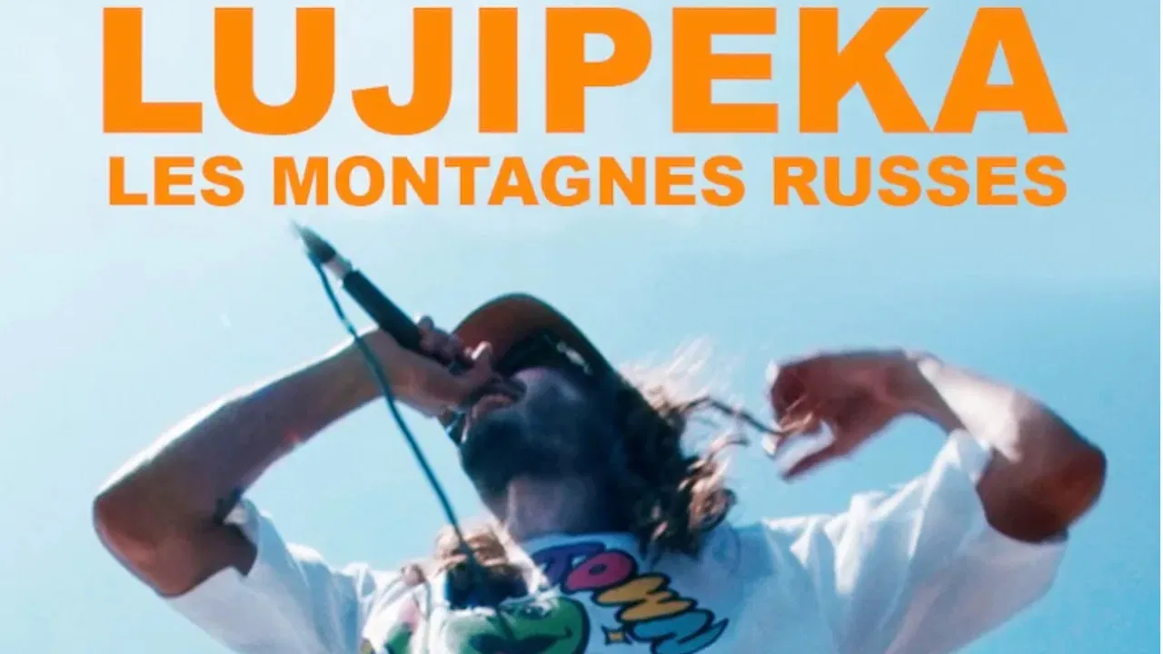 Lujipeka, les montagnes russes backdrop