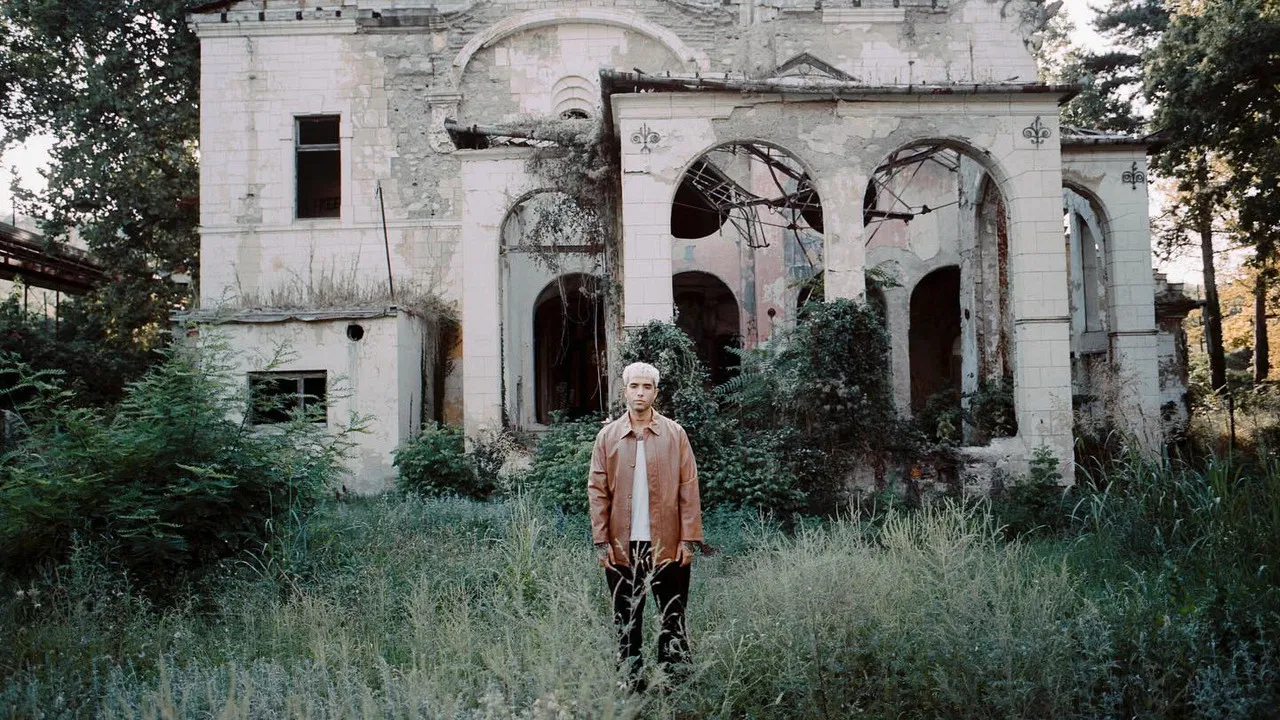 Please Come Back To Me backdrop