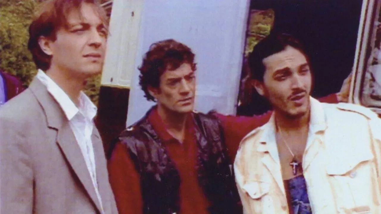 Marteau Rouge backdrop