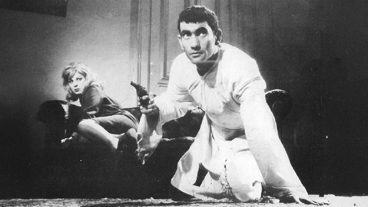 Tehlikeli Adam backdrop