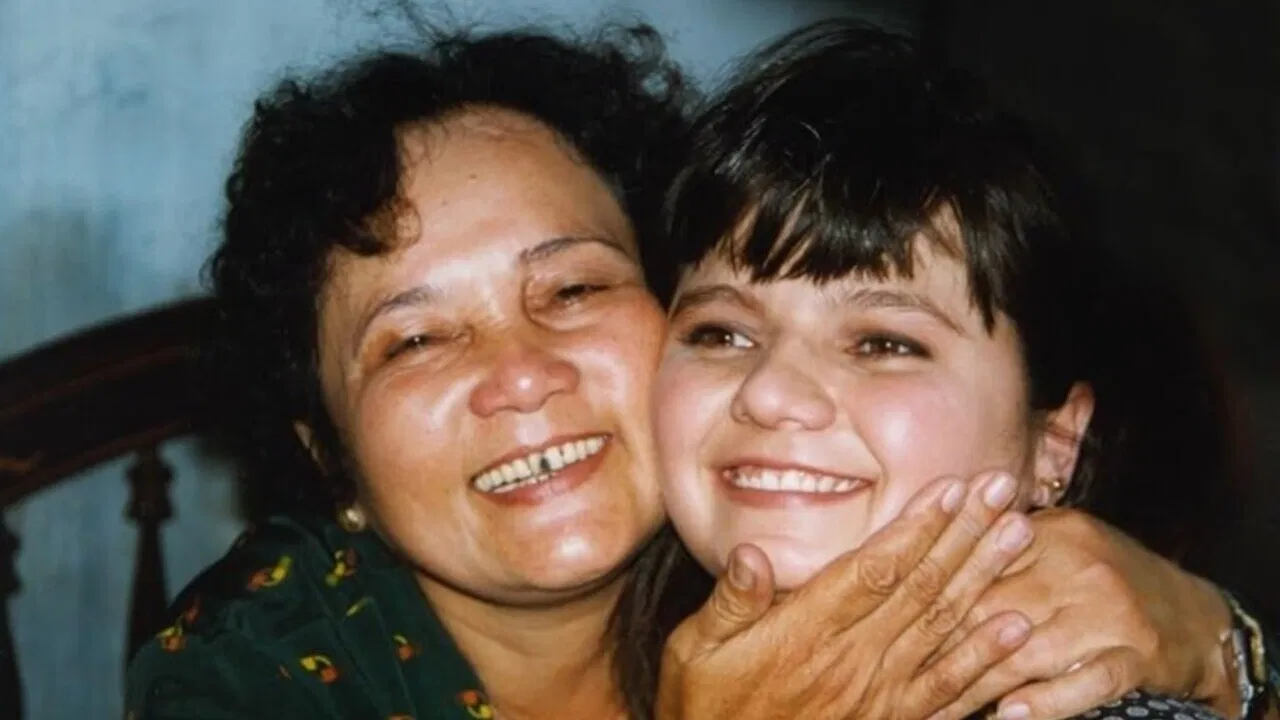 Daughter from Danang backdrop